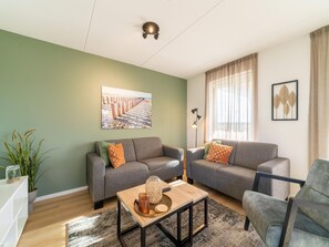 Living area - Holiday Home in Scherpenisse Near Nature Reserve (Scherpenisse)