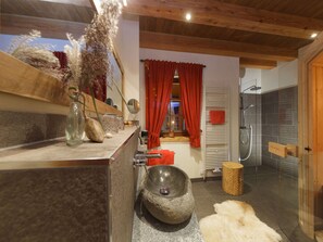 Apartment | Bathroom | Towels - Brocken Chalet No. 19 (Ilsenburg)