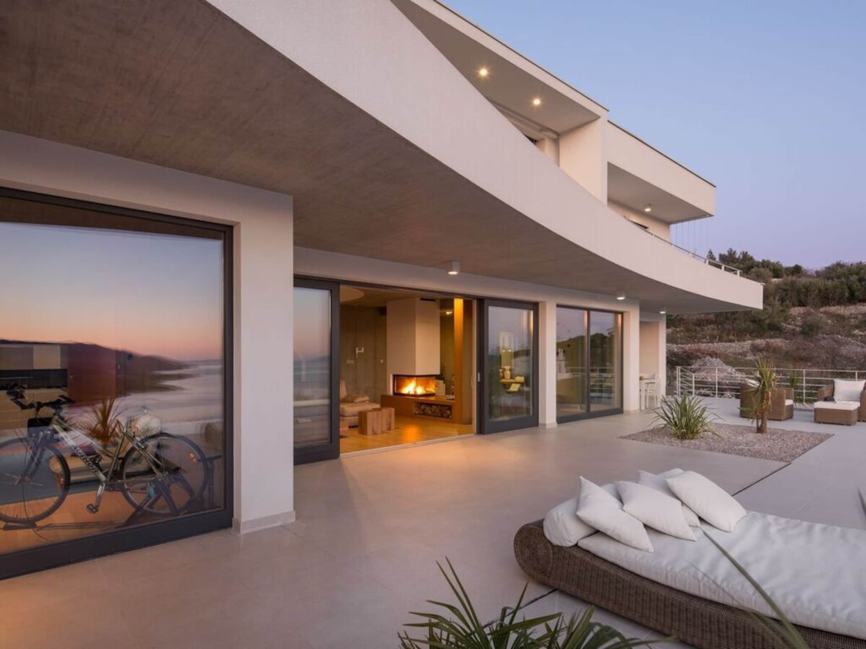 المنشأة من الخارج