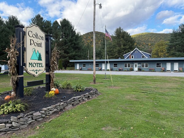 Colton Point Motel - Wellsboro, PA