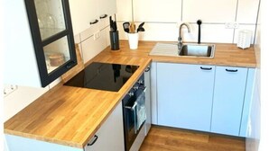 House | Dapur peribadi | Cerek elektrik 