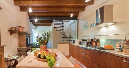 Mansion in Pescaglia Near Tuscan Coast