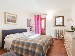 House | 2 bedrooms, individually furnished, iron/ironing board, bed sheets - Mansion in Pescaglia Near Tuscan Coast (Pescaglia)