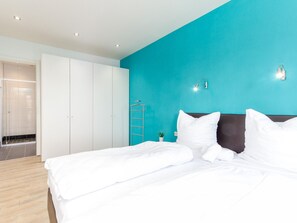 3 bedrooms, individually furnished, bed sheets - Luxusbungalow im Campingpark (Waxweiler)