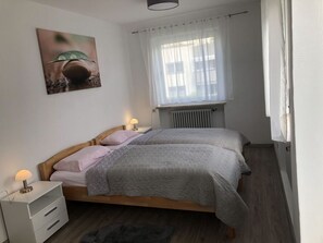 House | 3 bedrooms, individually furnished, desk, soundproofing - Family Apartment Bavaria (Fuessen)