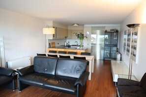 Apartment | Living area - Apartment in Nieuwpoort With sea View (Nieuwpoort)