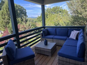 Property grounds - Asheville`s 5 Star Club!  We Invite You To See What All The Fuss Is About! (Asheville)