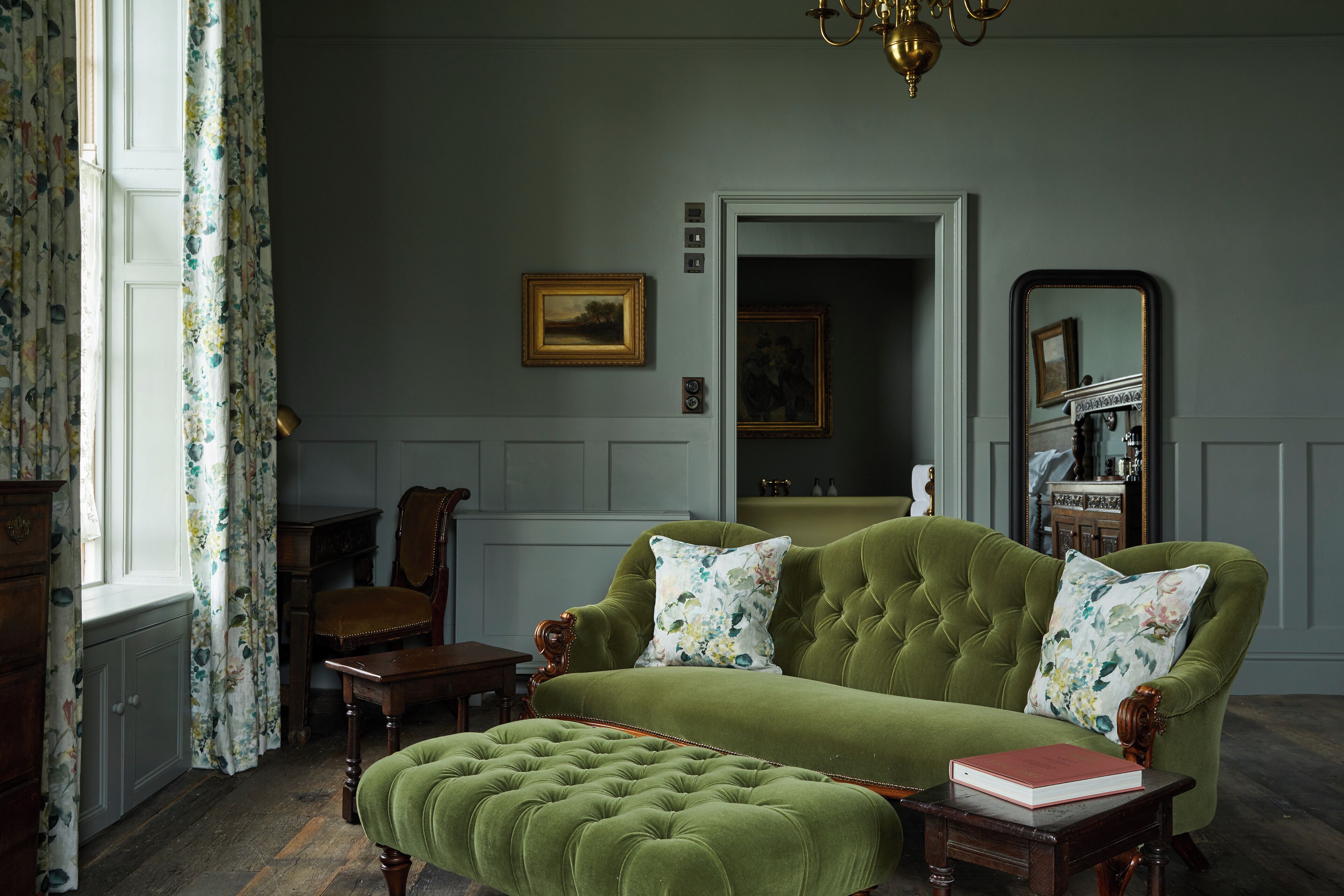 Artículos del minibar gratis y caja de seguridad en la habitación 