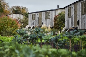 Garden Wagons | 免费迷你吧物品、客房内保险箱、办公桌、熨斗/熨板