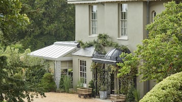 Bagian depan properti