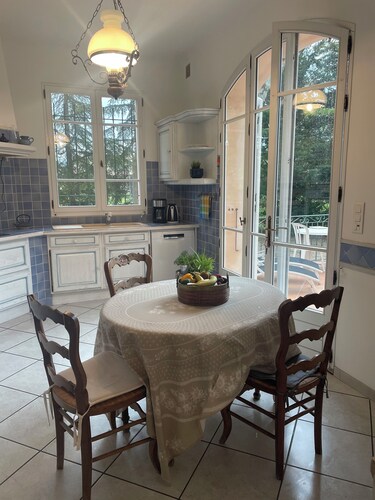 Au Cœur de la Provence Superbe Maison de 230m2jardin 2500m2 Jacuzzi11 Couchages