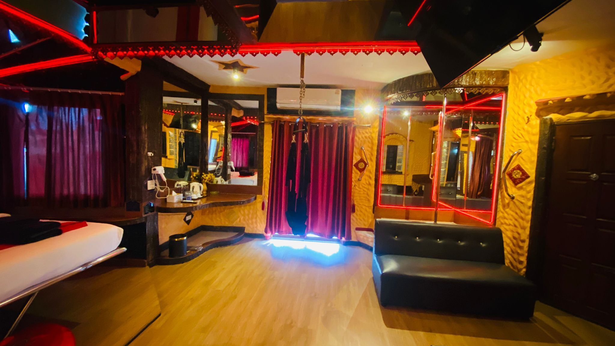 Colchones con efecto memoria y caja de seguridad en la habitación 