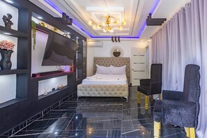 4 slaapkamers, een strijkplank/strijkijzer, wifi, beddengoed