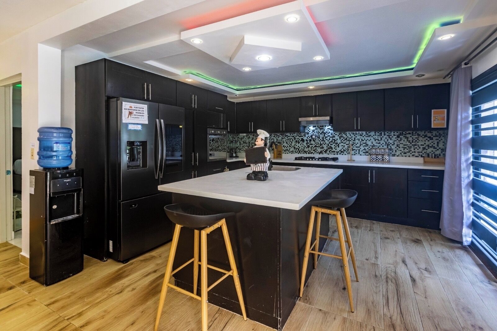 Mikrobølgeovn, ovn og kokeplater