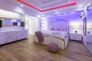 4 Schlafzimmer, BĂŒgeleisen/BĂŒgelbrett, WLAN, BettwĂ€sche
