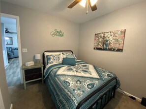 2 bedrooms, iron/ironing board, WiFi, bed sheets - Quite and peaceful country setting just minutes from town. (Harrison)