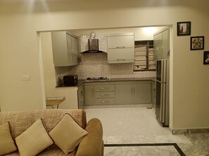 شقة | مطبخ خاص | ثلاجة، ميكروويف، فرن، موقد طهي مسطح