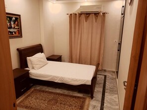 Apartment | 3 bedrooms, free WiFi, bed sheets - Impeccable 3-bed Apartment in Lahore (Lahore)
