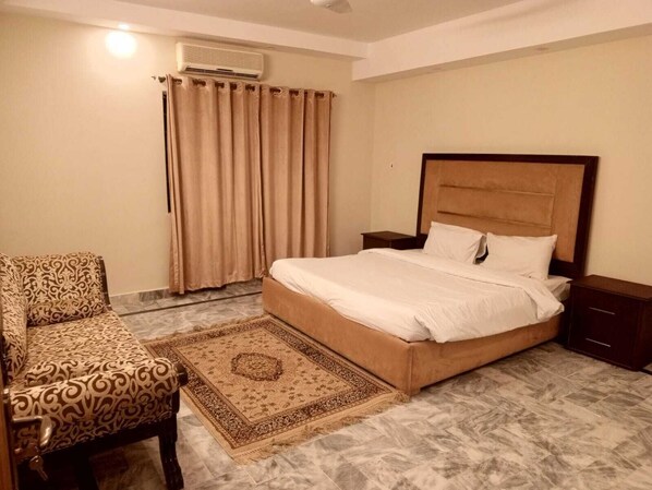 شقة | 3 عدّة غرف نوم وواي فاي مجانًا وملاءات أسرّة