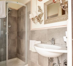 House | Bathroom