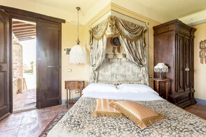 House | 7 bedrooms, individually furnished, bed sheets - Holiday Home Near Lago di Chiusi With Pool (Castiglione del Lago)