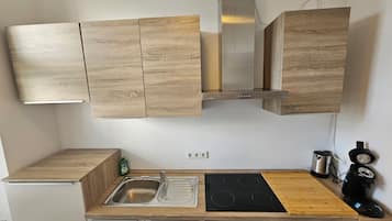Kühlschrank, Ofen, Herdplatte, Geschirrspüler