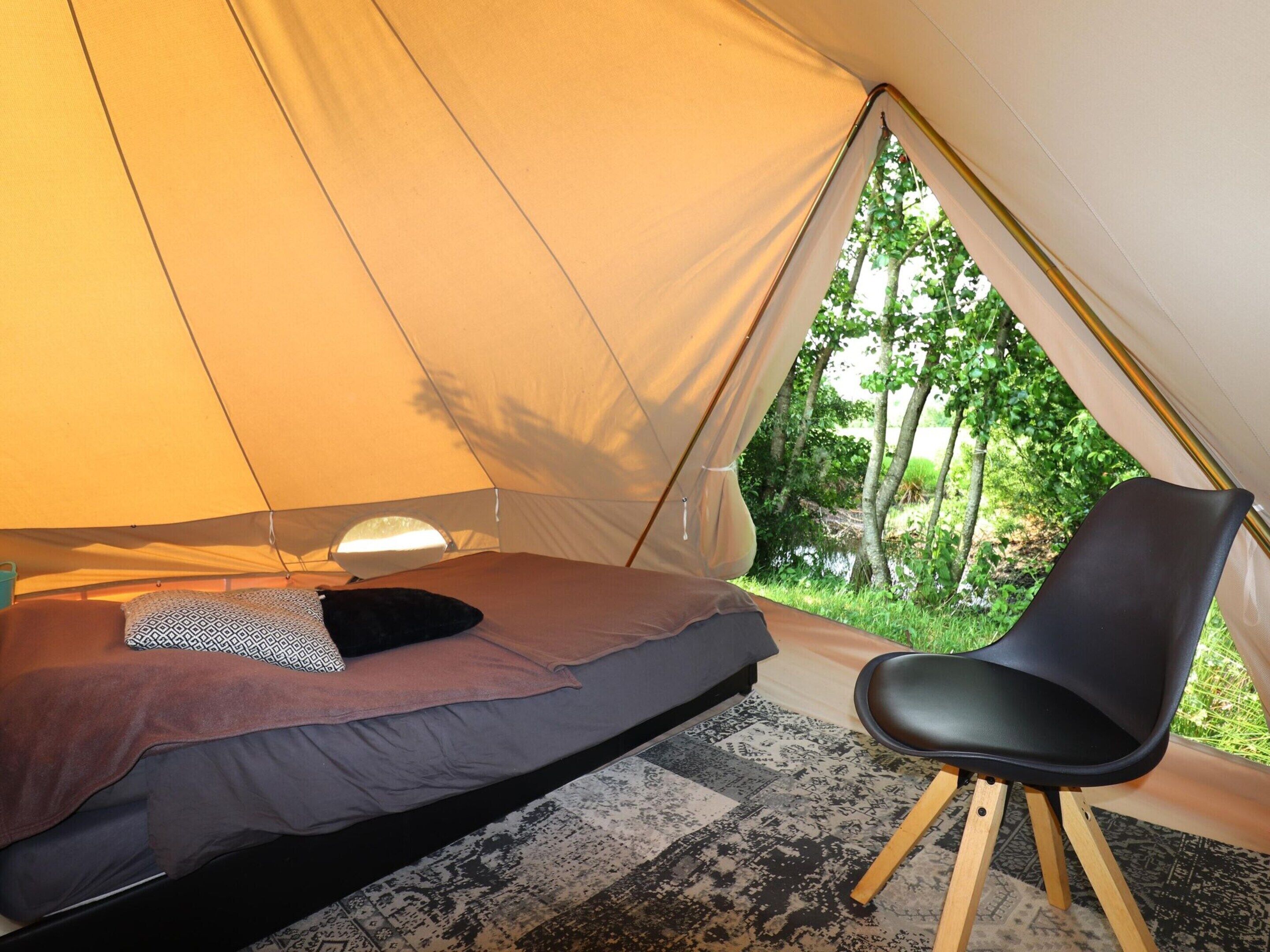 Tent | 1 bedroom, individually furnished, bed sheets