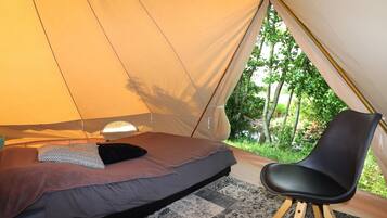 Tent | 1 bedroom, individually furnished, bed sheets