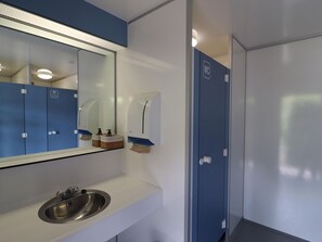Tent | Bathroom - Glamour Tent in Frisian Woods Near Cycling Route (Twijzel)