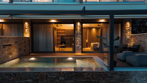 Ennea Muses Rooms & Suites