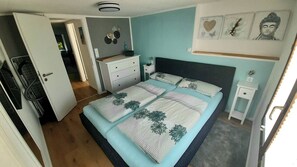 2 soverom, skrivebord, strykejern/-brett og wi-fi (inkludert)