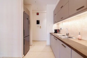 Dining tables - cozy-bright downtown apartm (Athina)