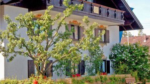 Exterior - Apartment in Tauberbischofsheim (Seehausen am Staffelsee)