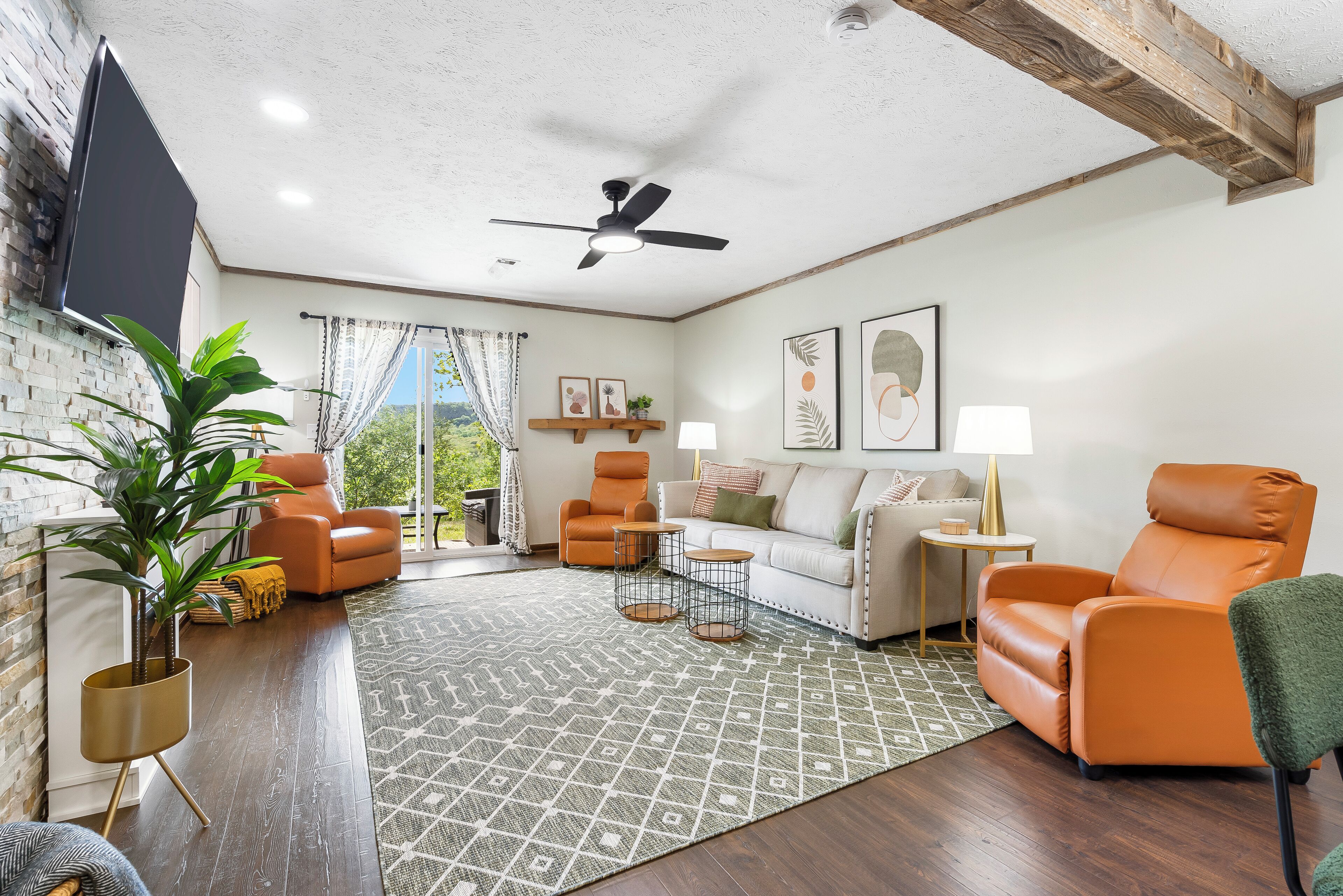 Stone Creek Retreat – Chic 2 BDR in Desirable Pointe Royale! Min to Table Rock