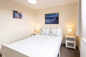 1 bedroom, iron/ironing board, free WiFi, bed sheets - Host & Stay | Mount View (Scarborough)