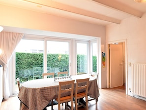 Villa | Dining