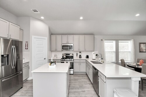 Exquisite 4 Bedroom Brand New Home in Katy