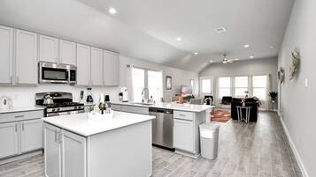 Fridge, dishwasher, toaster, blender