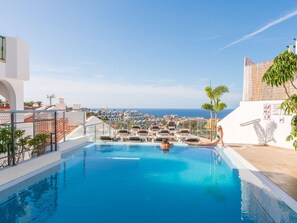 Apartment | Pool | Outdoor pool