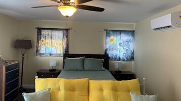 1 bedroom, bed sheets