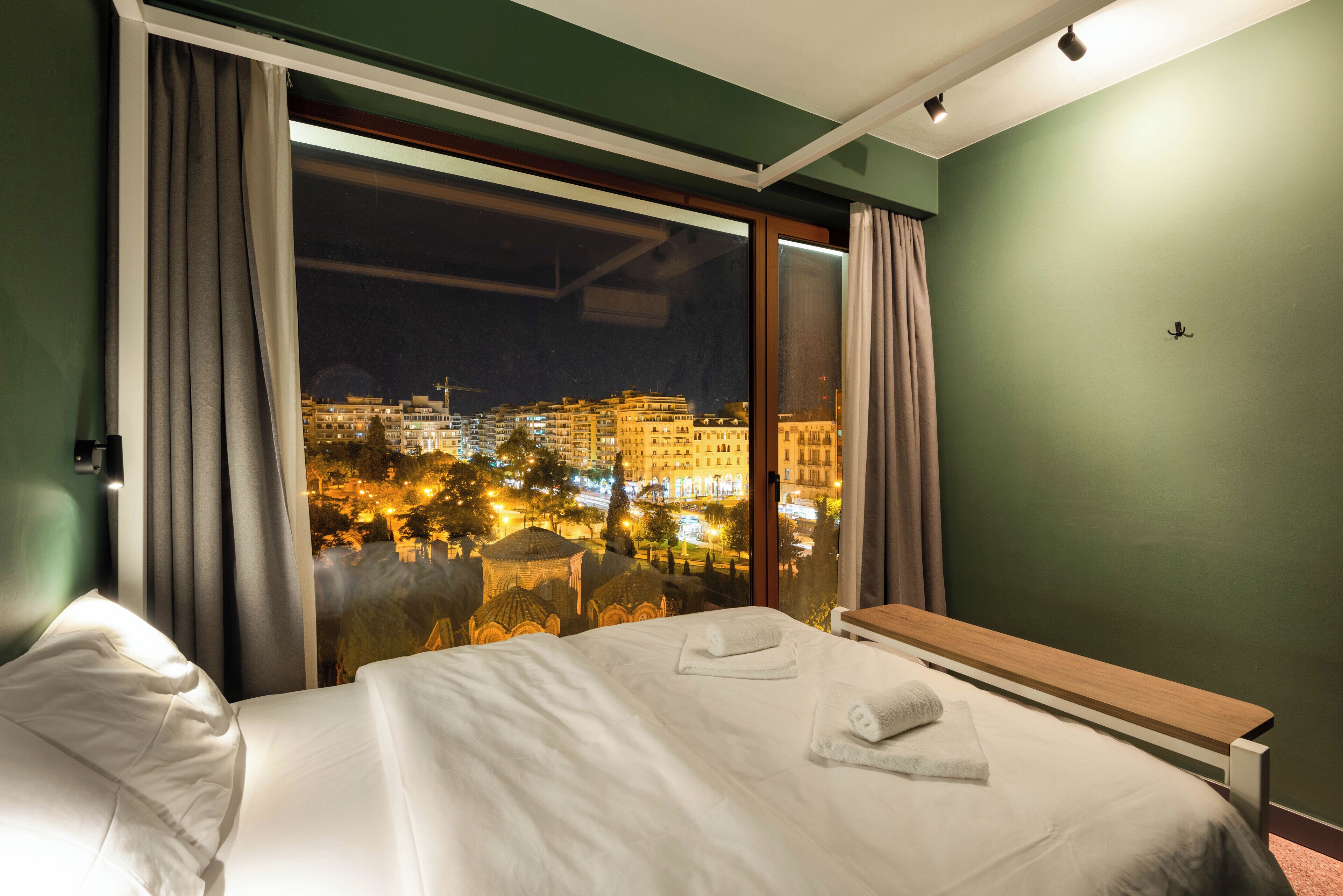 Habitación doble, vistas a la ciudad | Wifi gratis y ropa de cama