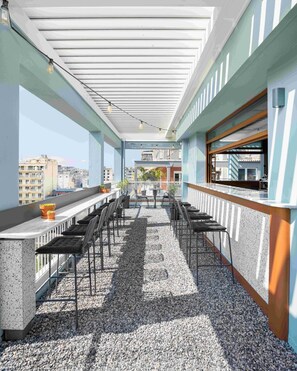 Rooftop terrace - Zeus is Loose Hostel (Thessaloniki)