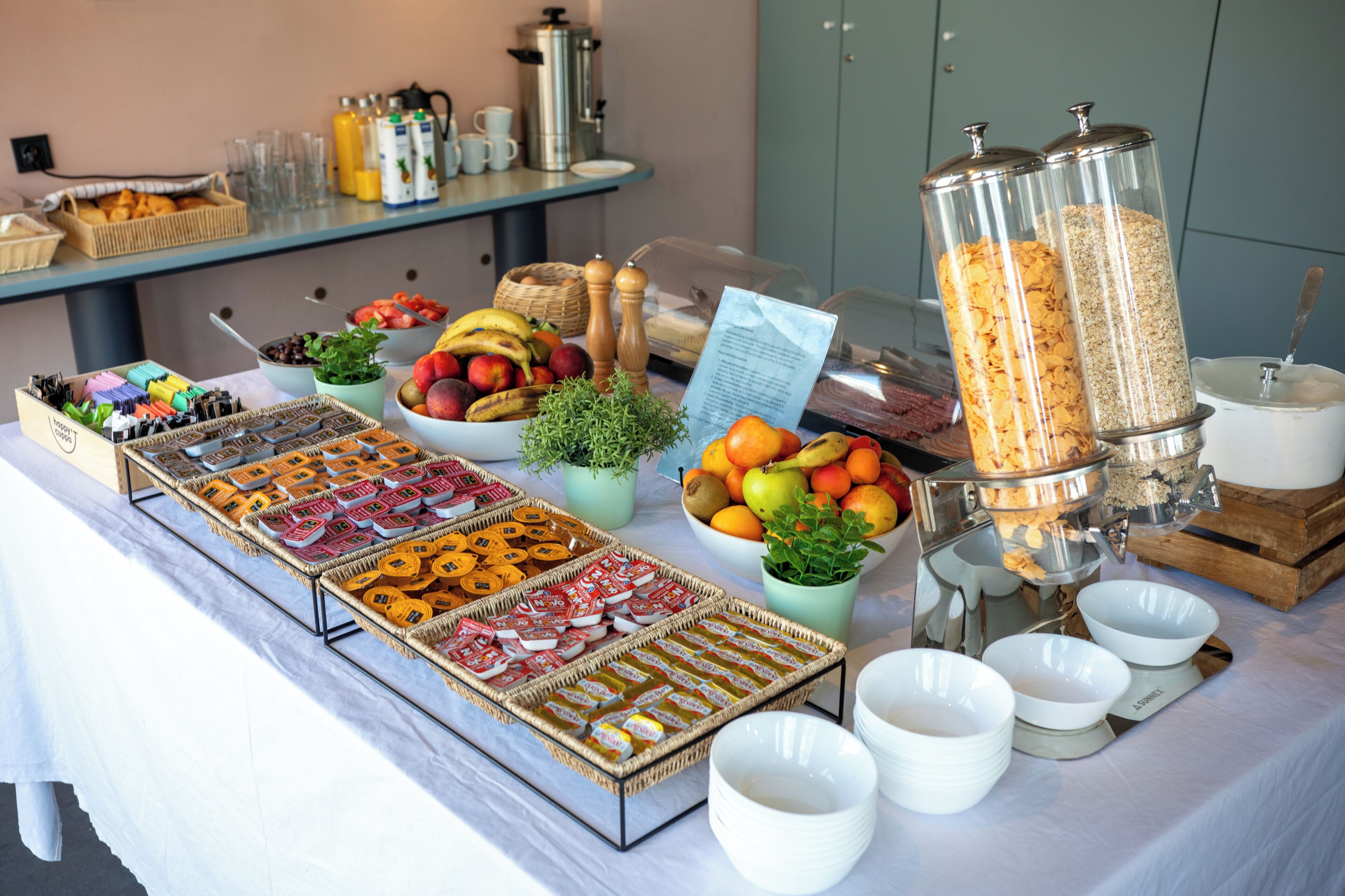 Daily buffet breakfast for a fee