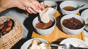 Daily buffet breakfast (EUR 7.5 per person)