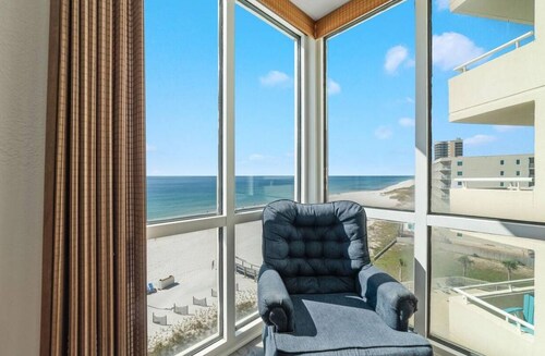 A GulfSide View From Every Room-Directly On the Beach!
