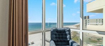 A GulfSide View From Every Room-Directly On the Beach!