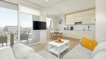 Apartment, 1 Bedroom, 2 Bathrooms, Sea View | Living room