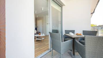 Apartment, 1 Bedroom, 2 Bathrooms, Sea View | Balcony