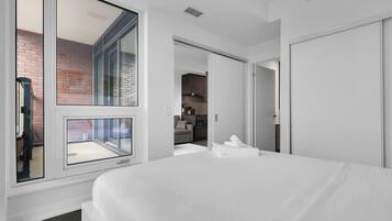 2 bedrooms, desk, laptop workspace, blackout curtains
