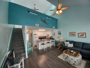 Smart TV - Relaxing Beach-View Townhome -Perfect Location- Free Golf & Activities Daily! (Panama City Beach)